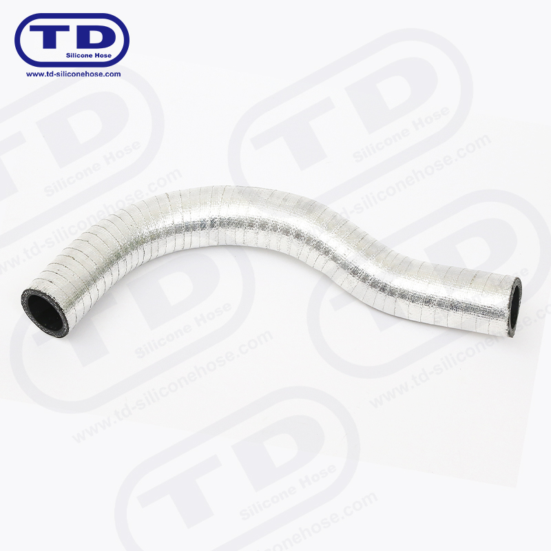 Ang aluminyo ay nakabalot ng silicone hose